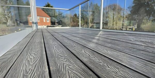 Tabla rustica deck WPC color gris grafito - Imagen 5